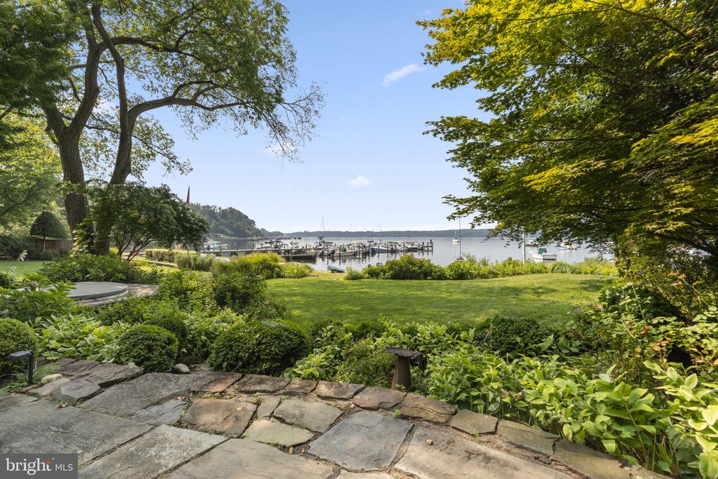 202 SEVERN RIVER ROAD