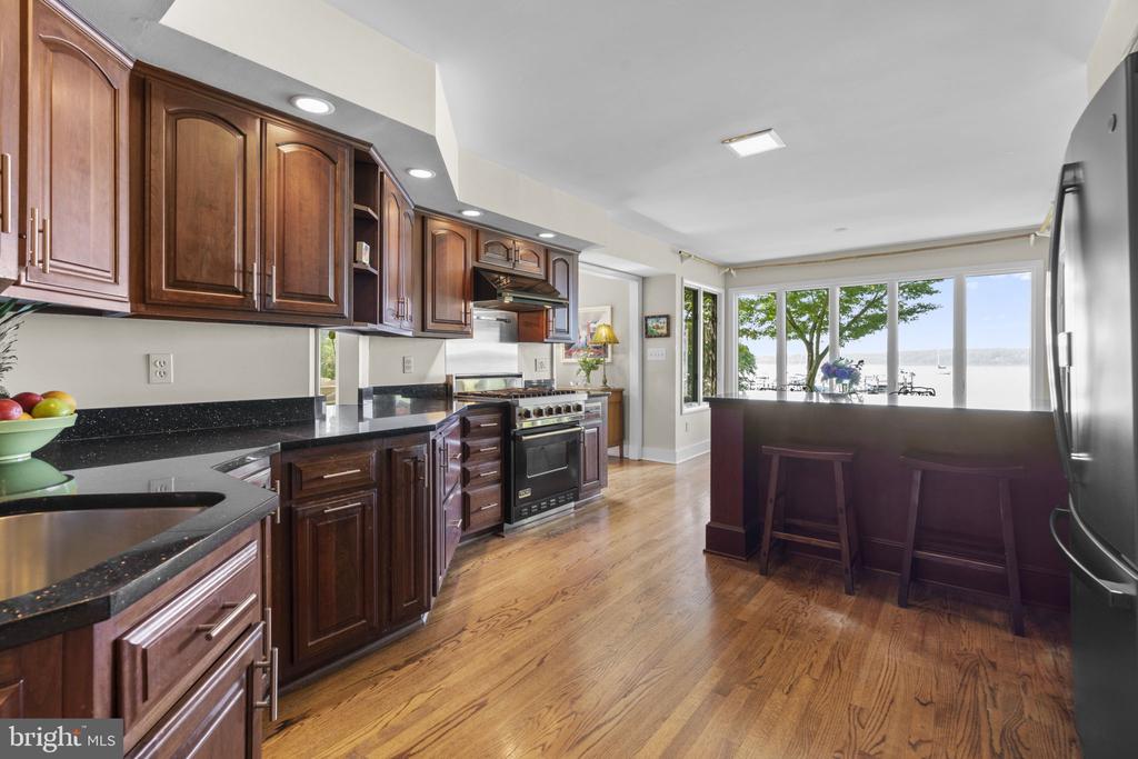 202 SEVERN RIVER ROAD