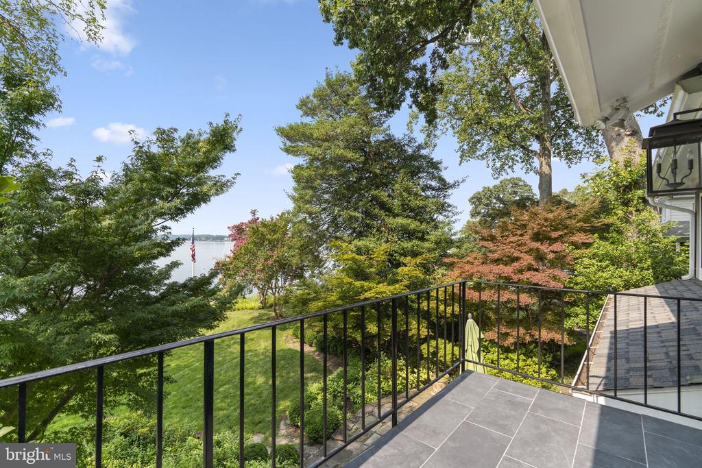 202 SEVERN RIVER ROAD