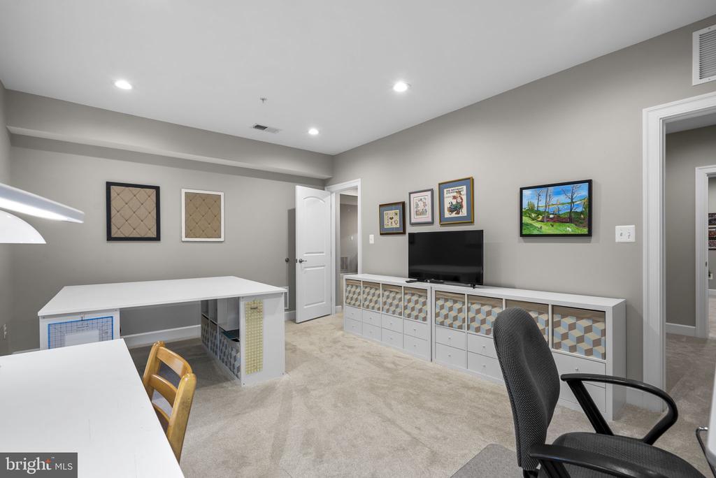 3020 TURNSTILE LANE