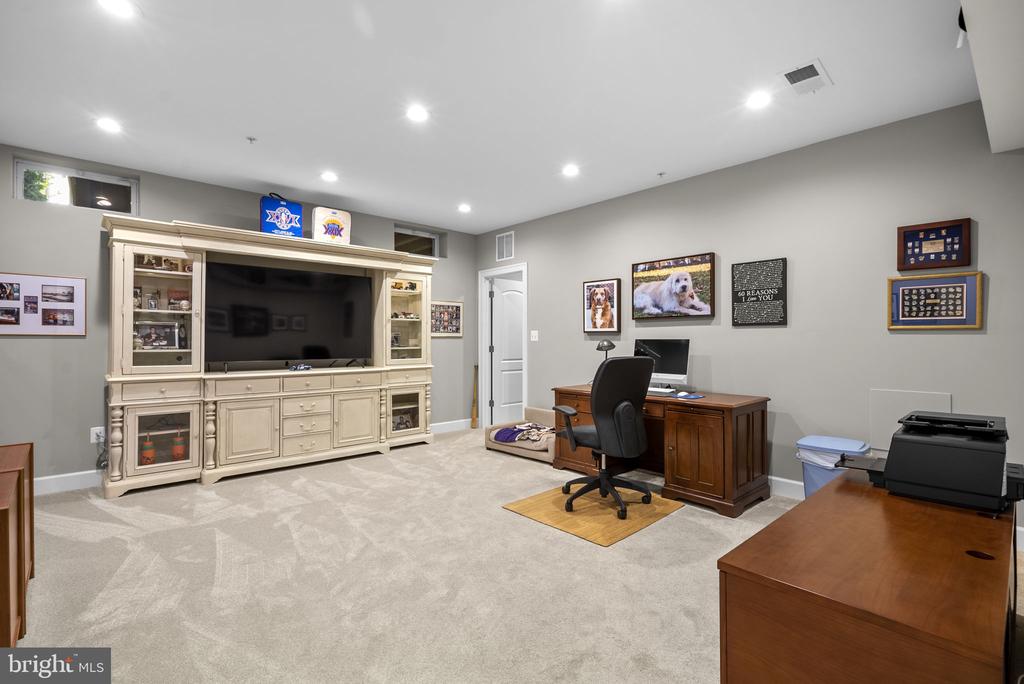 3020 TURNSTILE LANE