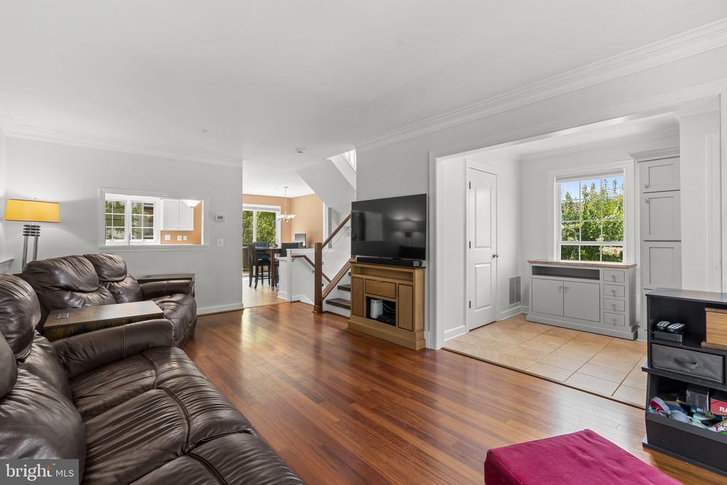 2023 COMPTON COURT