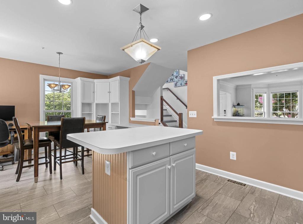 2023 COMPTON COURT