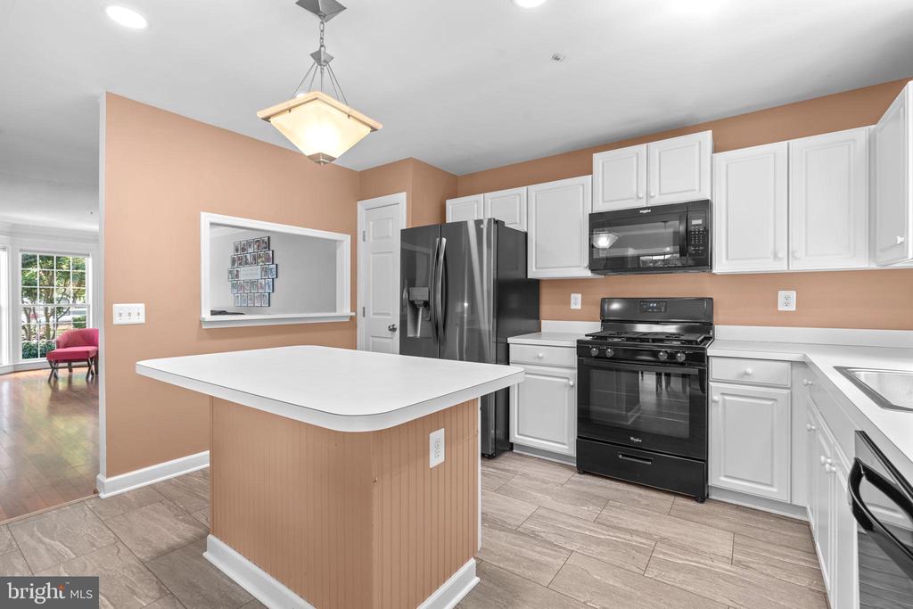 2023 COMPTON COURT