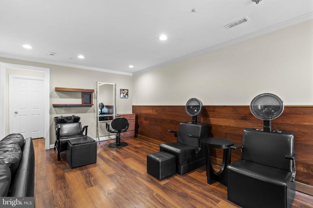 2023 COMPTON COURT