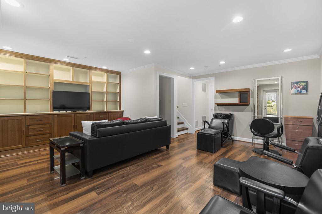 2023 COMPTON COURT
