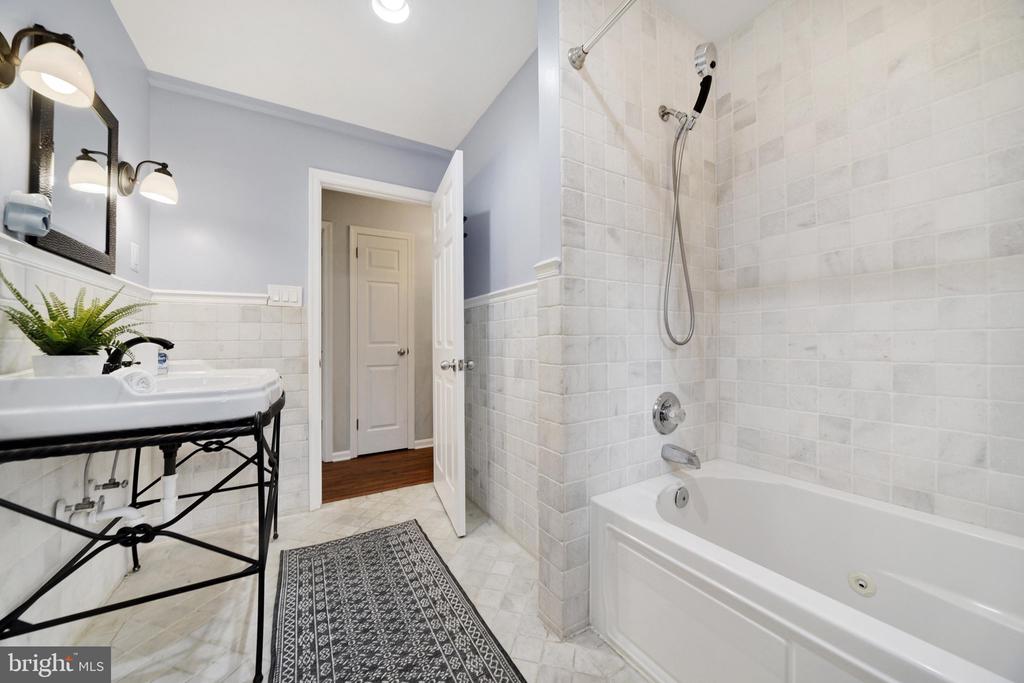 257 BERRYWOOD DRIVE