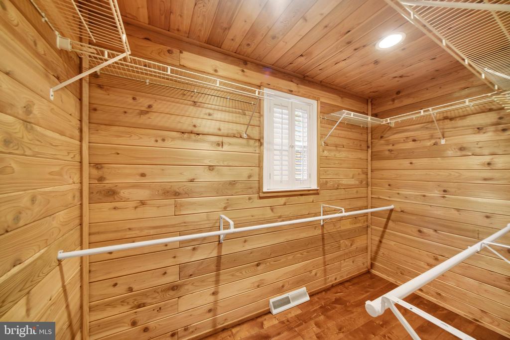 257 BERRYWOOD DRIVE