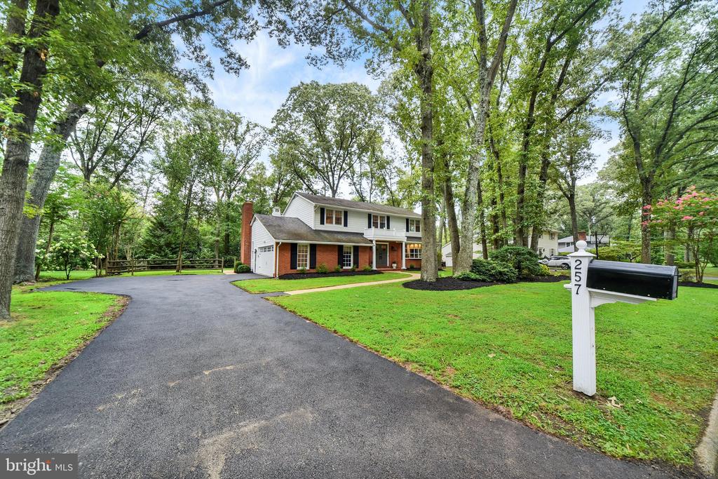 257 BERRYWOOD DRIVE