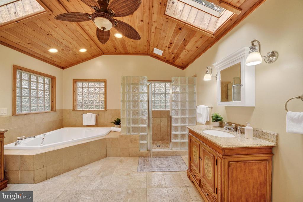 257 BERRYWOOD DRIVE