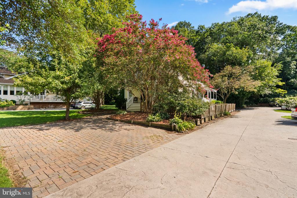 7 RIVERVIEW ROAD