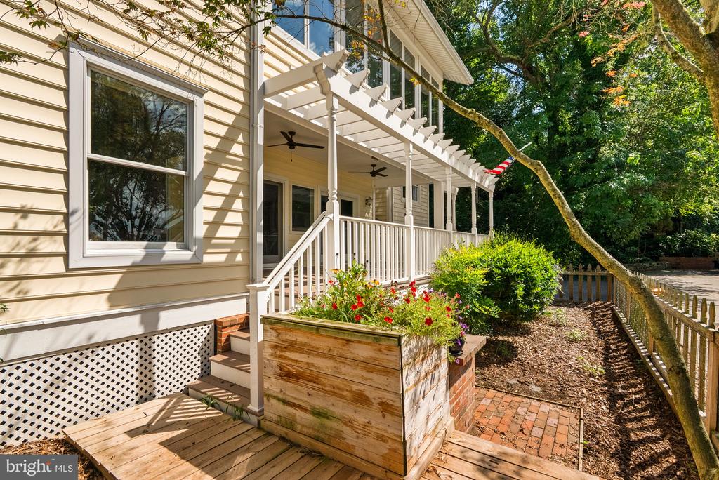 7 RIVERVIEW ROAD