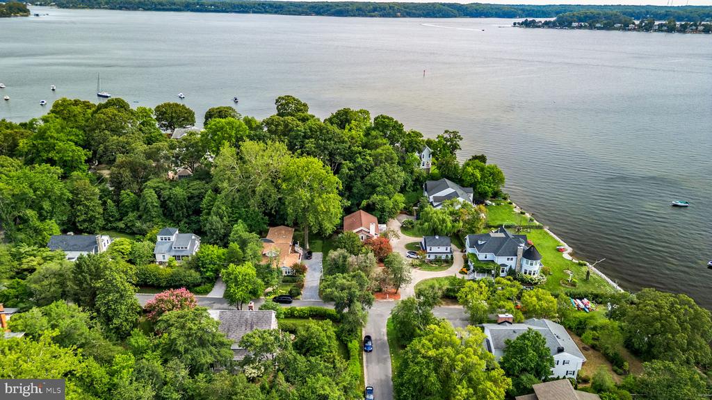 7 RIVERVIEW ROAD