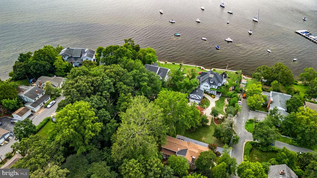 7 RIVERVIEW ROAD
