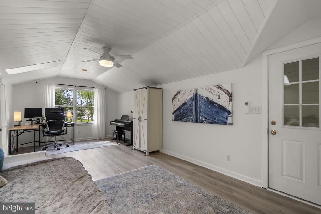 7 RIVERVIEW ROAD