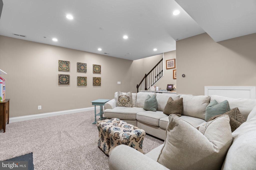 410 SAINT MARTINS CHOICE LANE