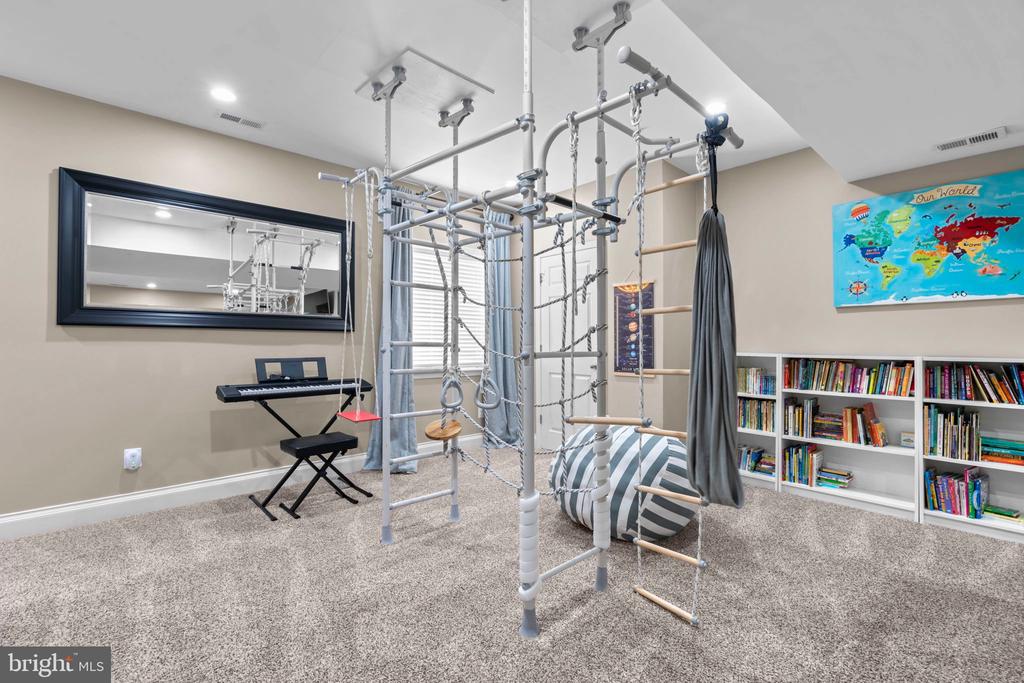 410 SAINT MARTINS CHOICE LANE