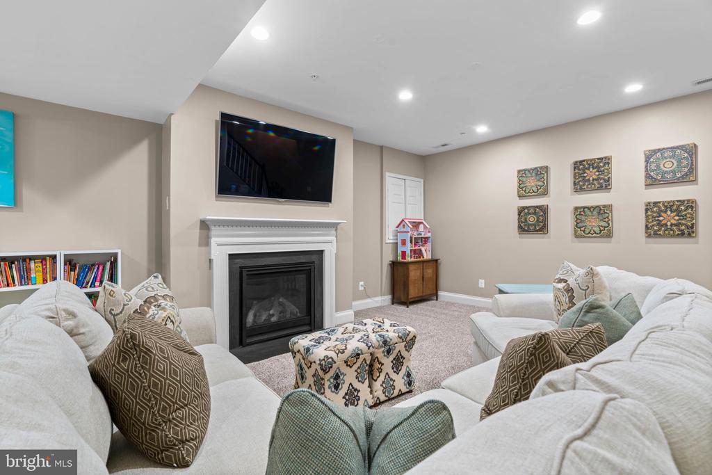 410 SAINT MARTINS CHOICE LANE