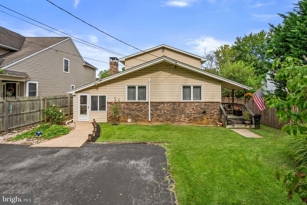 3548 LOCH HAVEN DRIVE