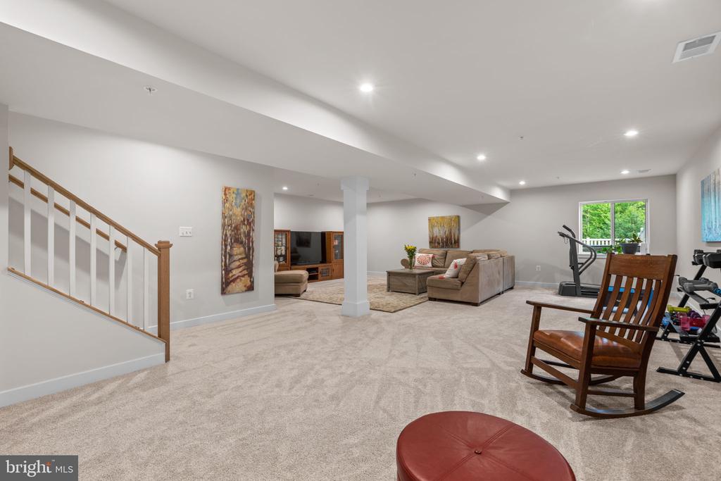 7504 MATAPEAKE LANE
