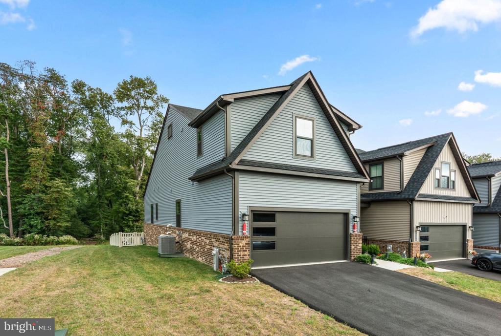 7504 MATAPEAKE LANE