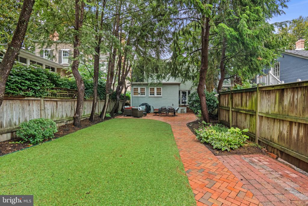 219 KING GEORGE STREET
