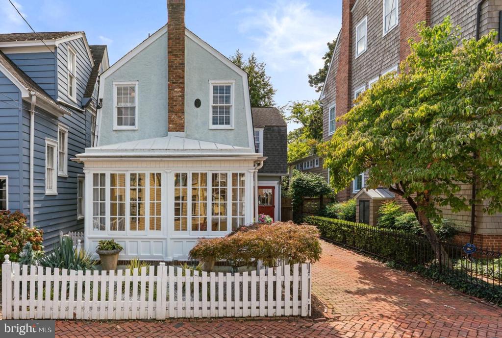 219 KING GEORGE STREET