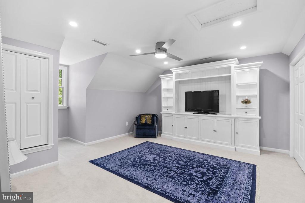 2005 SAINT STEPHENS WOODS DRIVE