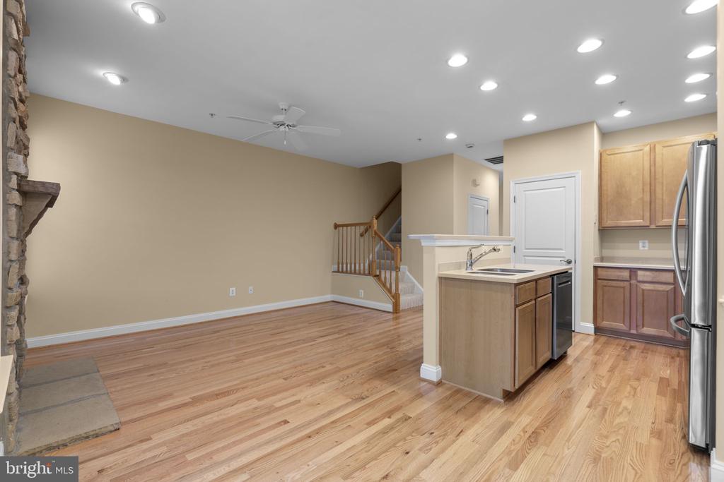 809 GAMBER COURT Unit: 2