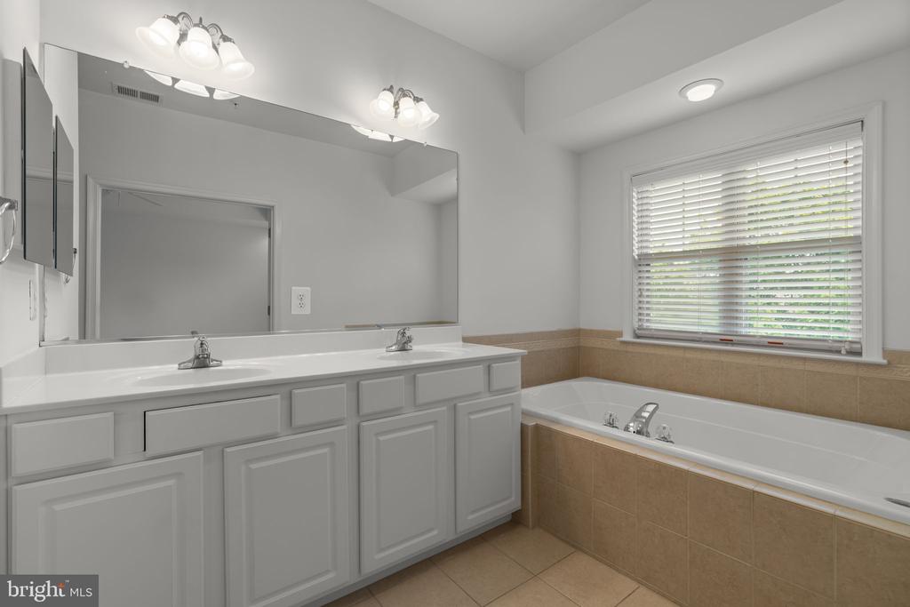 809 GAMBER COURT Unit: 2