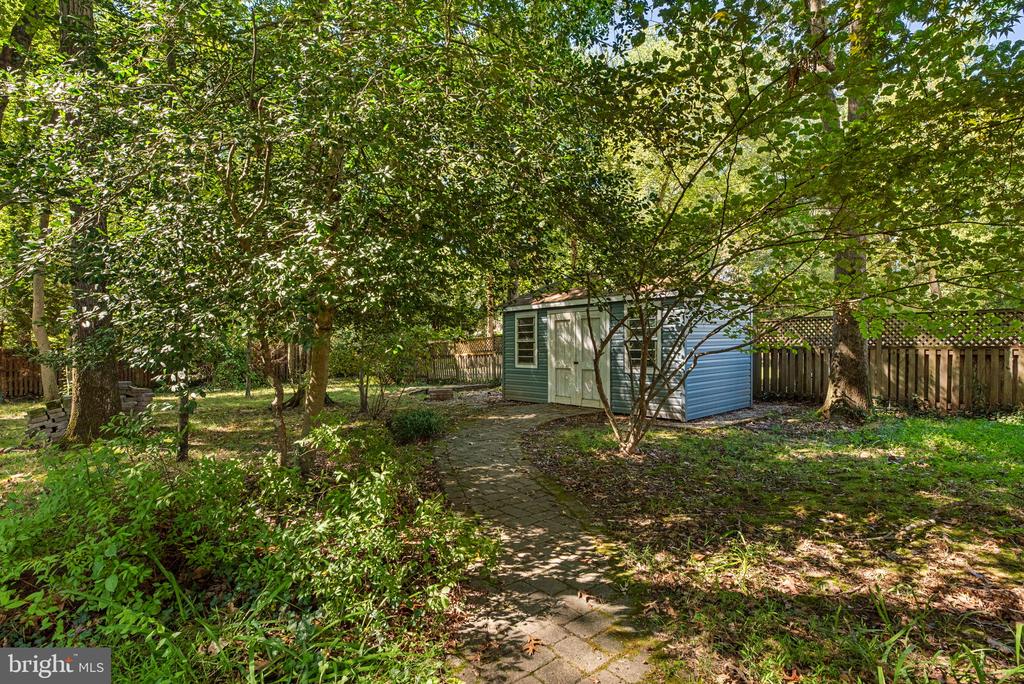 69 SIMMONS LANE
