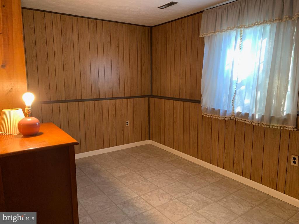 402 ELMWOOD COURT