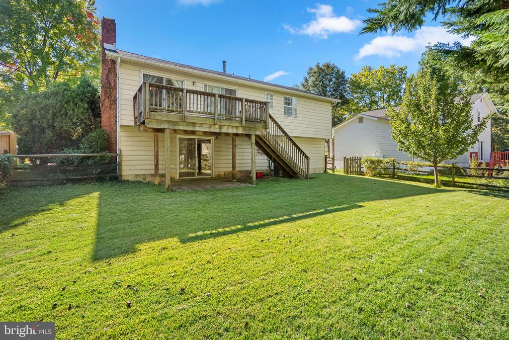 402 ELMWOOD COURT
