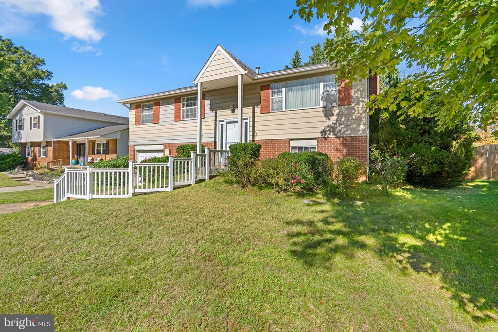 402 ELMWOOD COURT