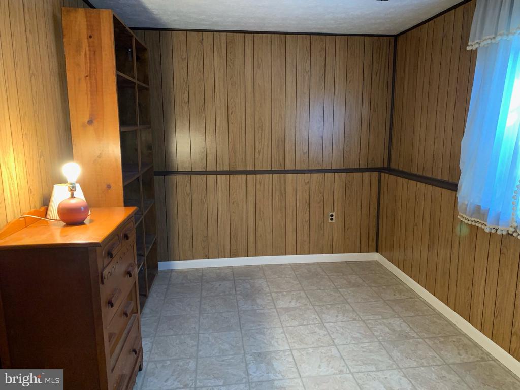 402 ELMWOOD COURT