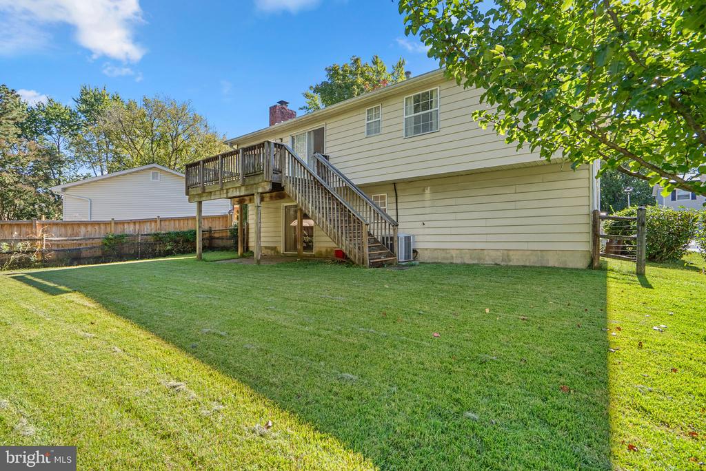 402 ELMWOOD COURT
