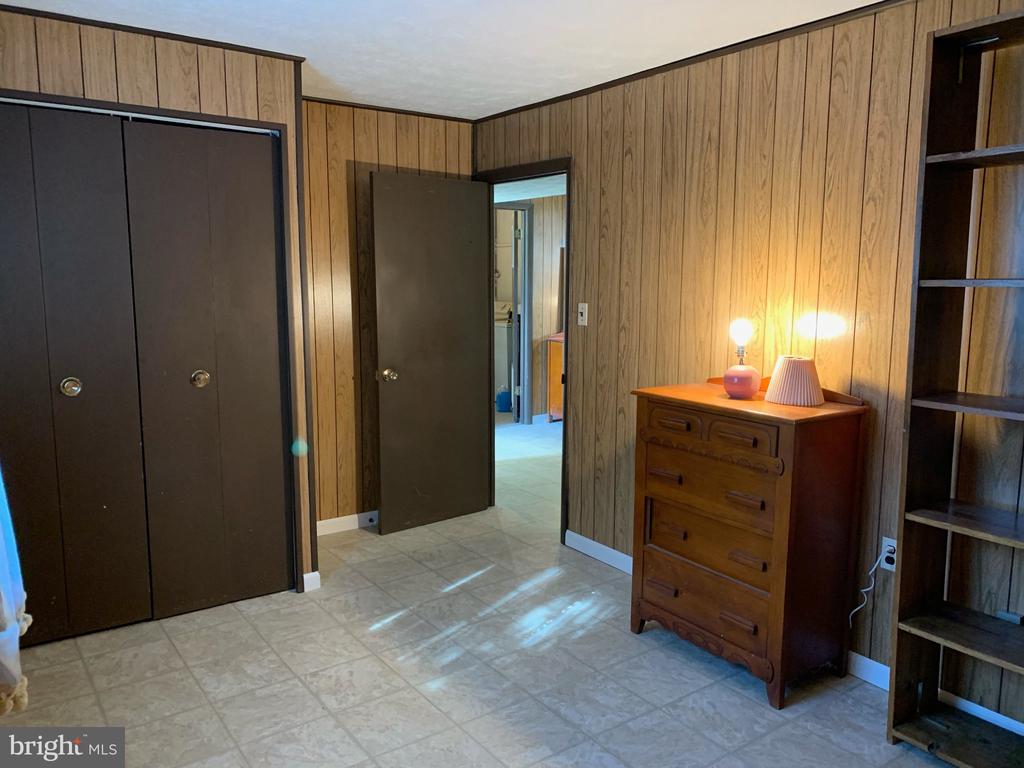 402 ELMWOOD COURT