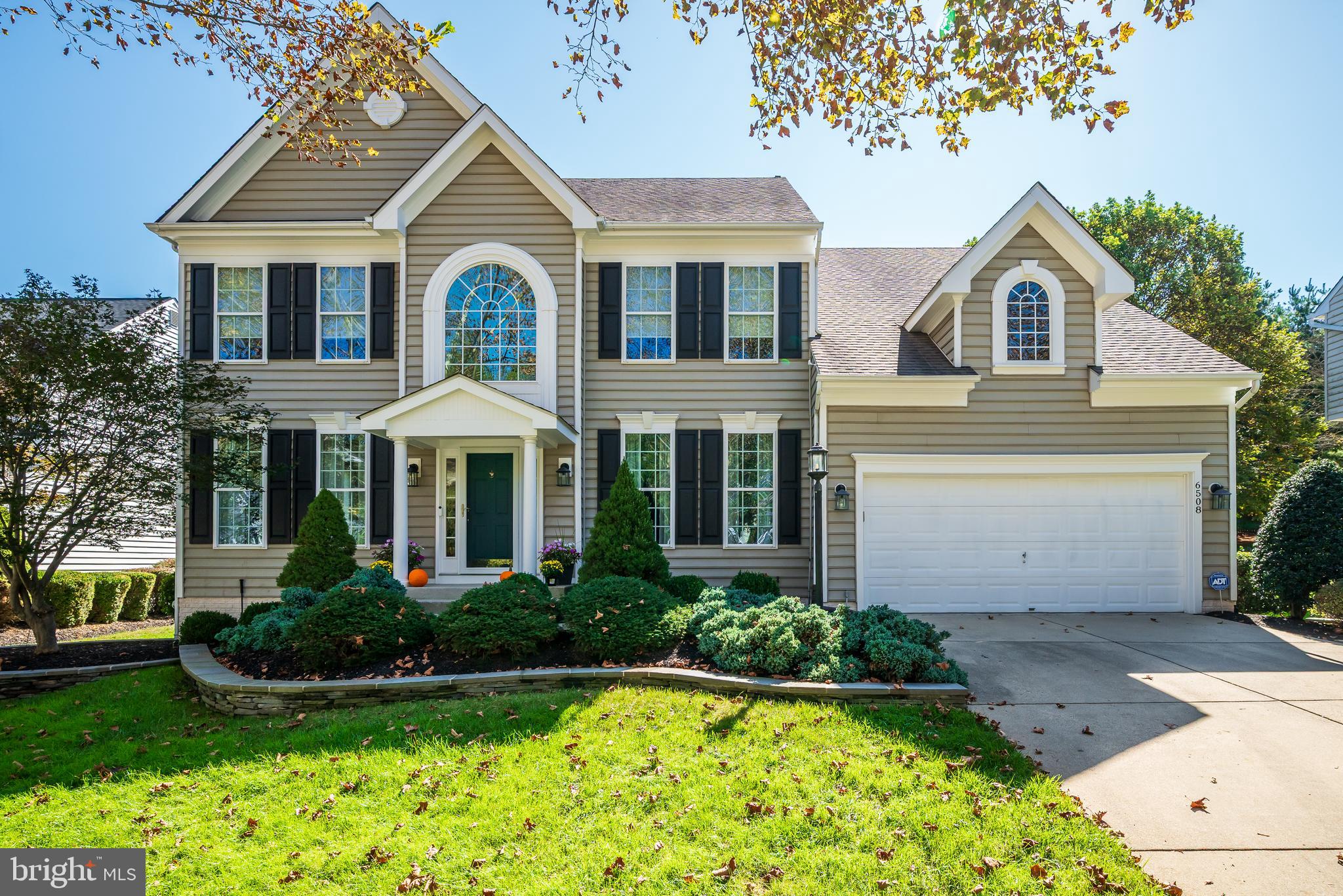 6508 FOLDED LEAF SQUARE