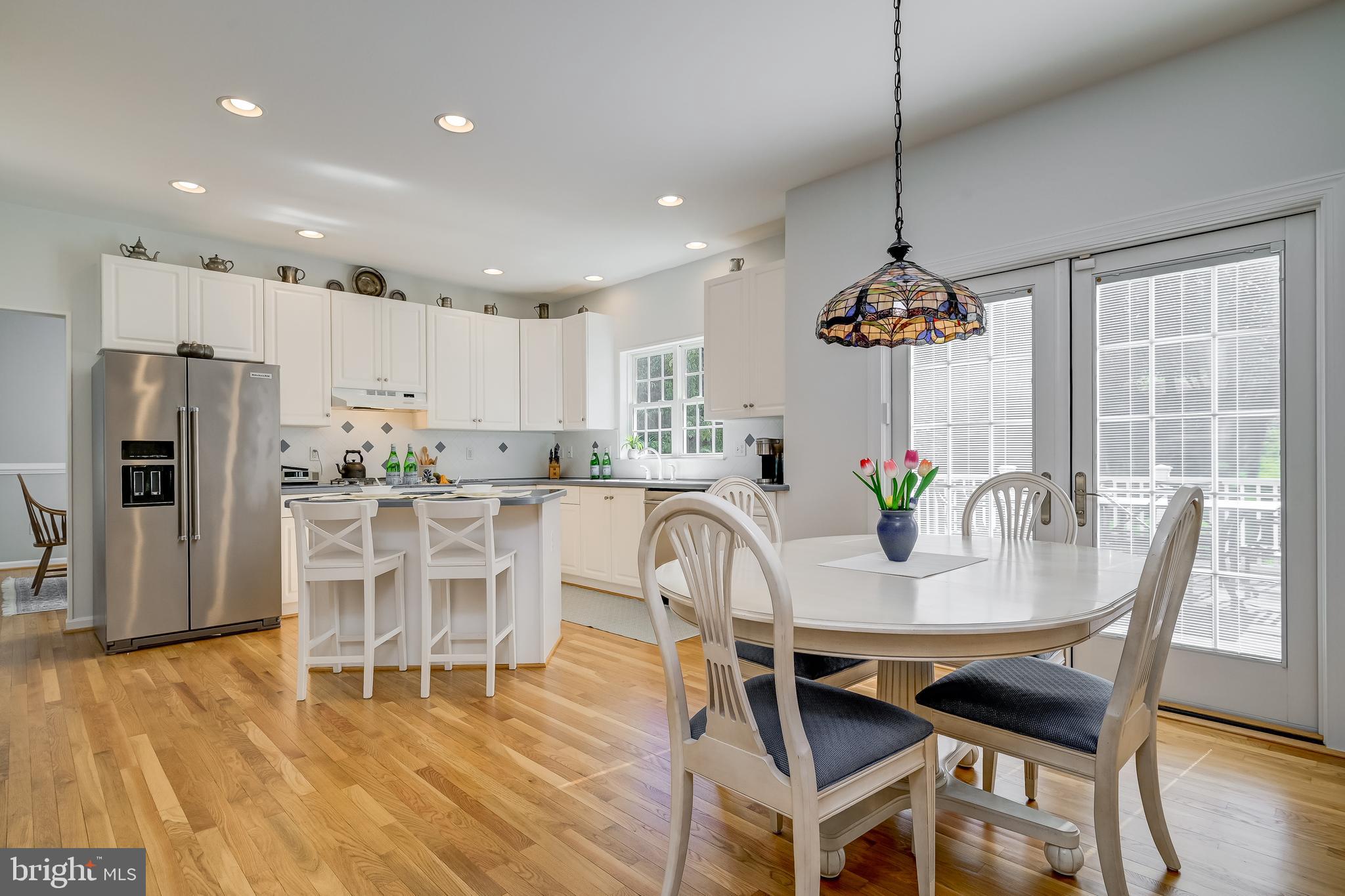 6508 FOLDED LEAF SQUARE