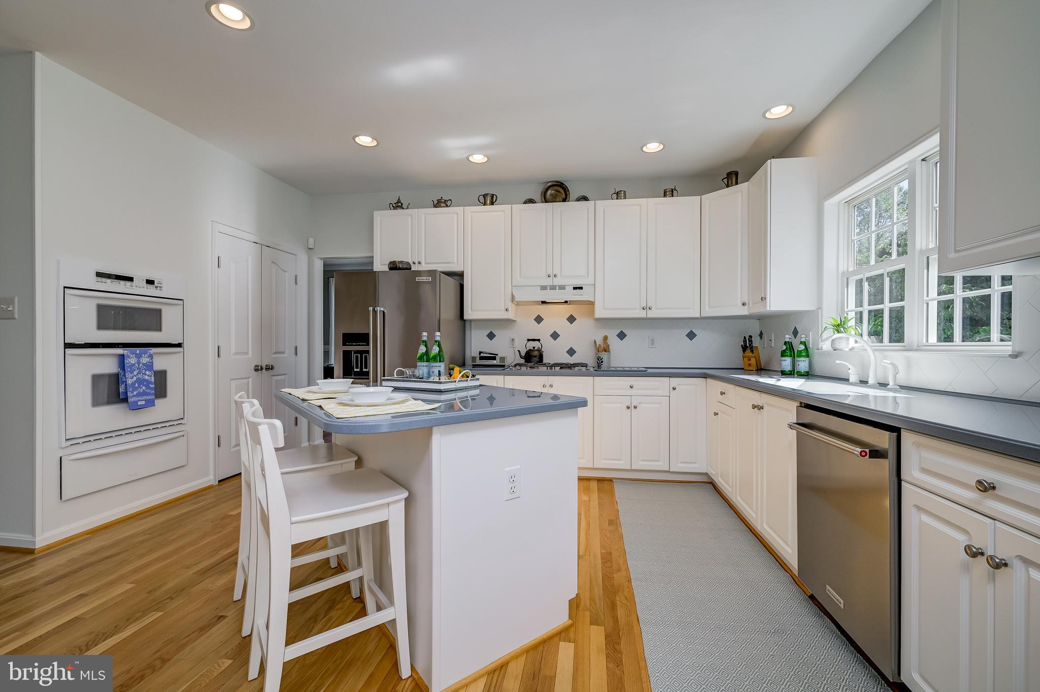 6508 FOLDED LEAF SQUARE