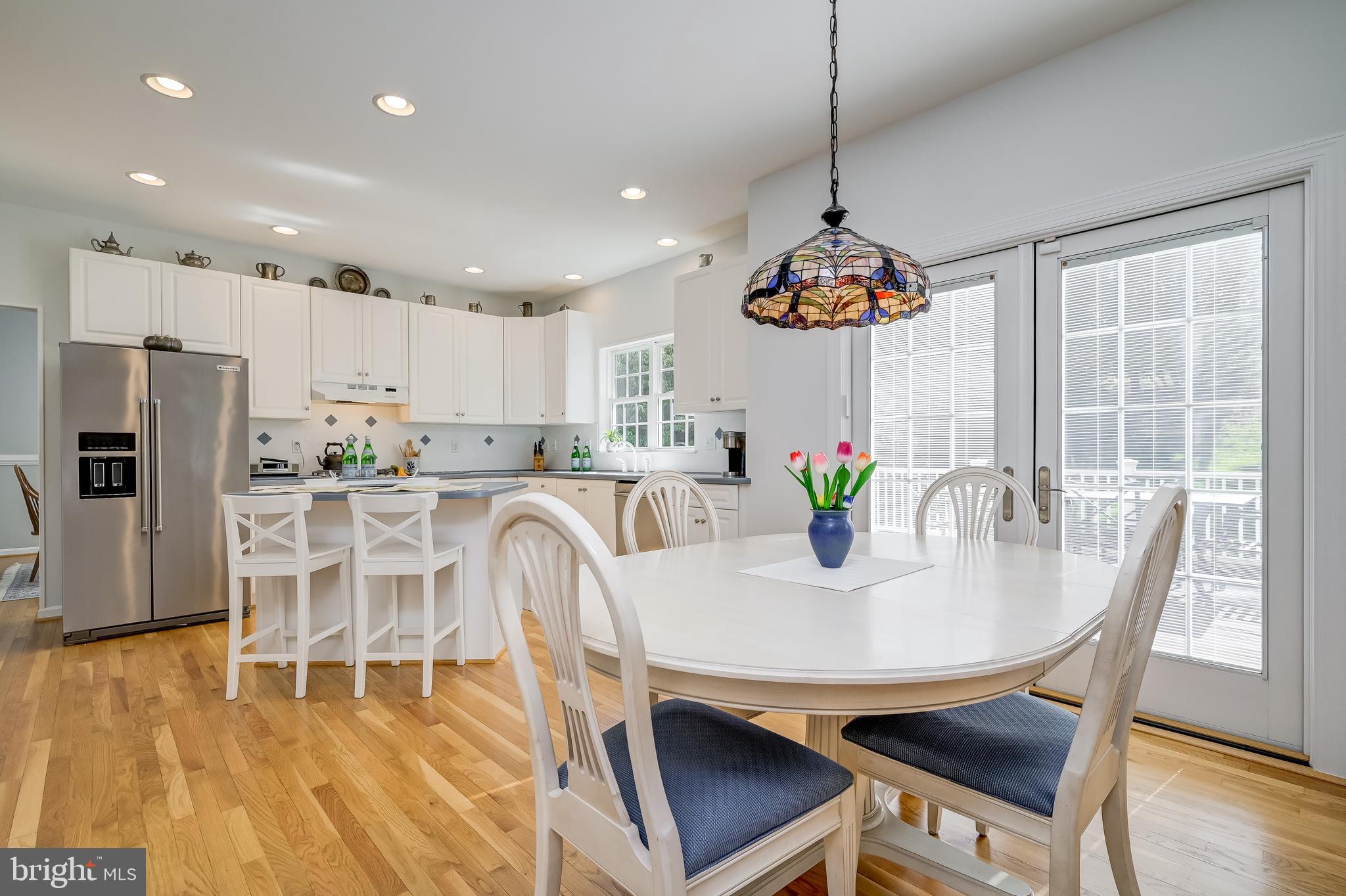 6508 FOLDED LEAF SQUARE