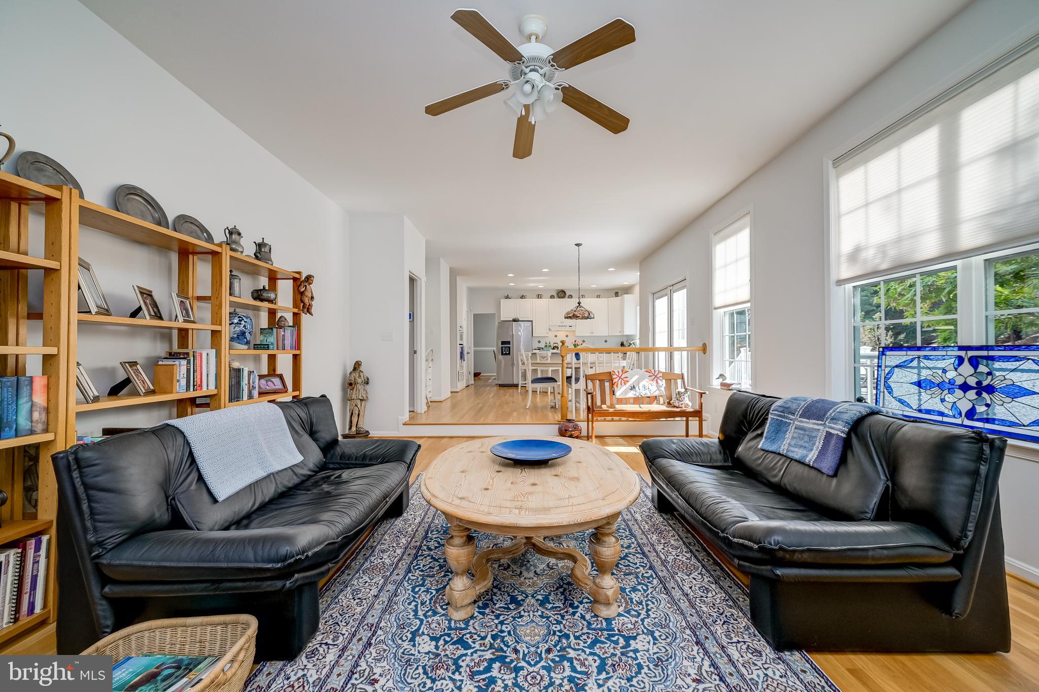 6508 FOLDED LEAF SQUARE