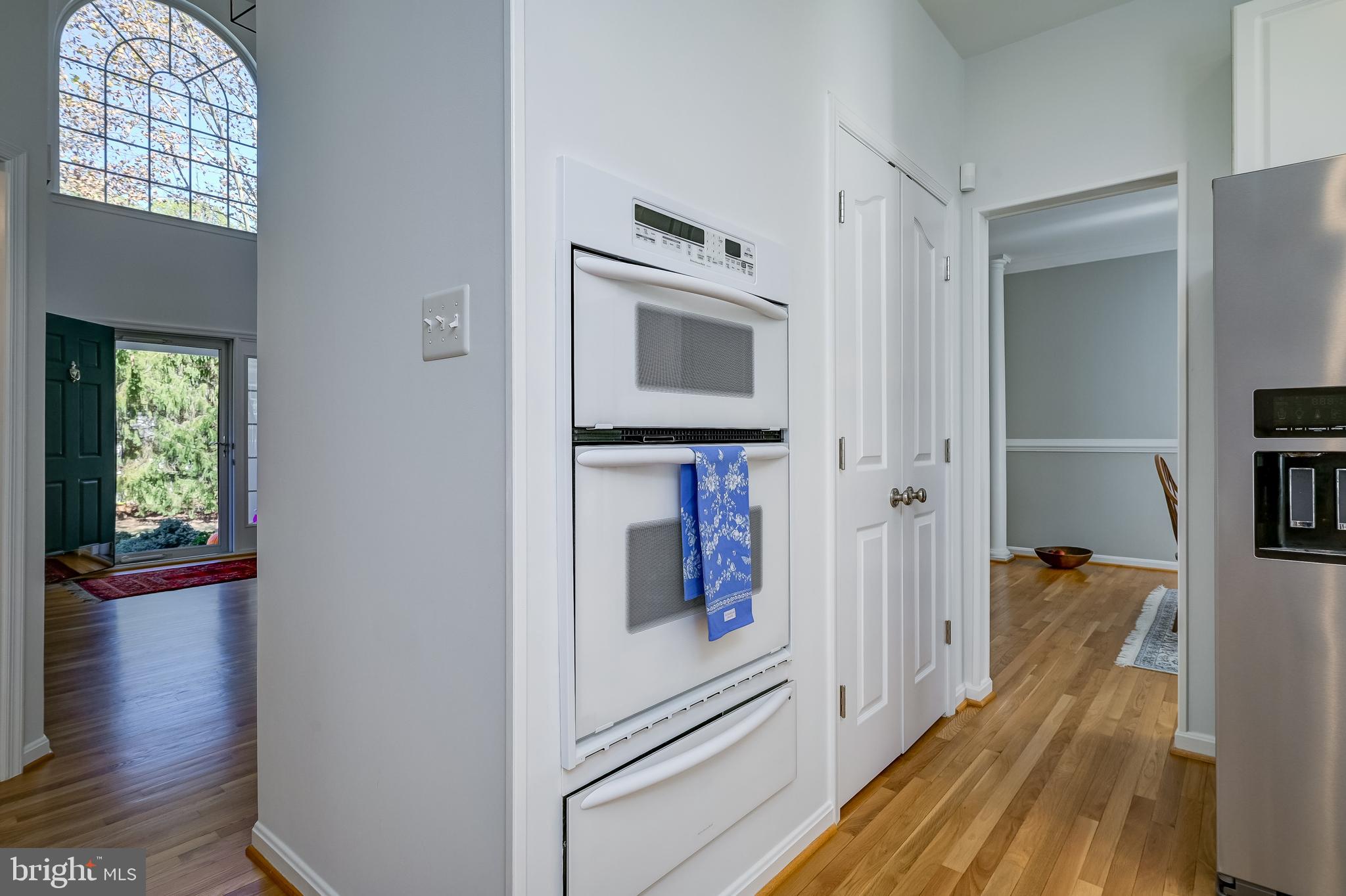 6508 FOLDED LEAF SQUARE