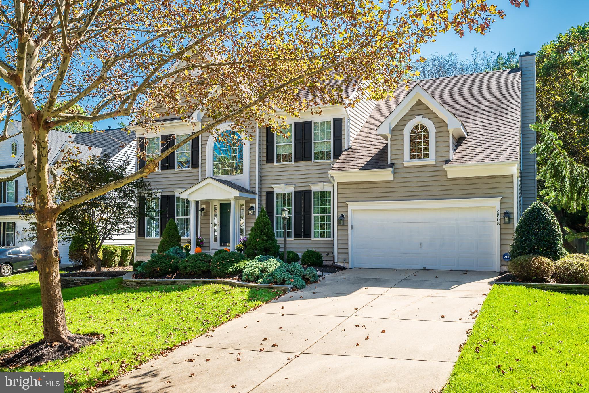 6508 FOLDED LEAF SQUARE