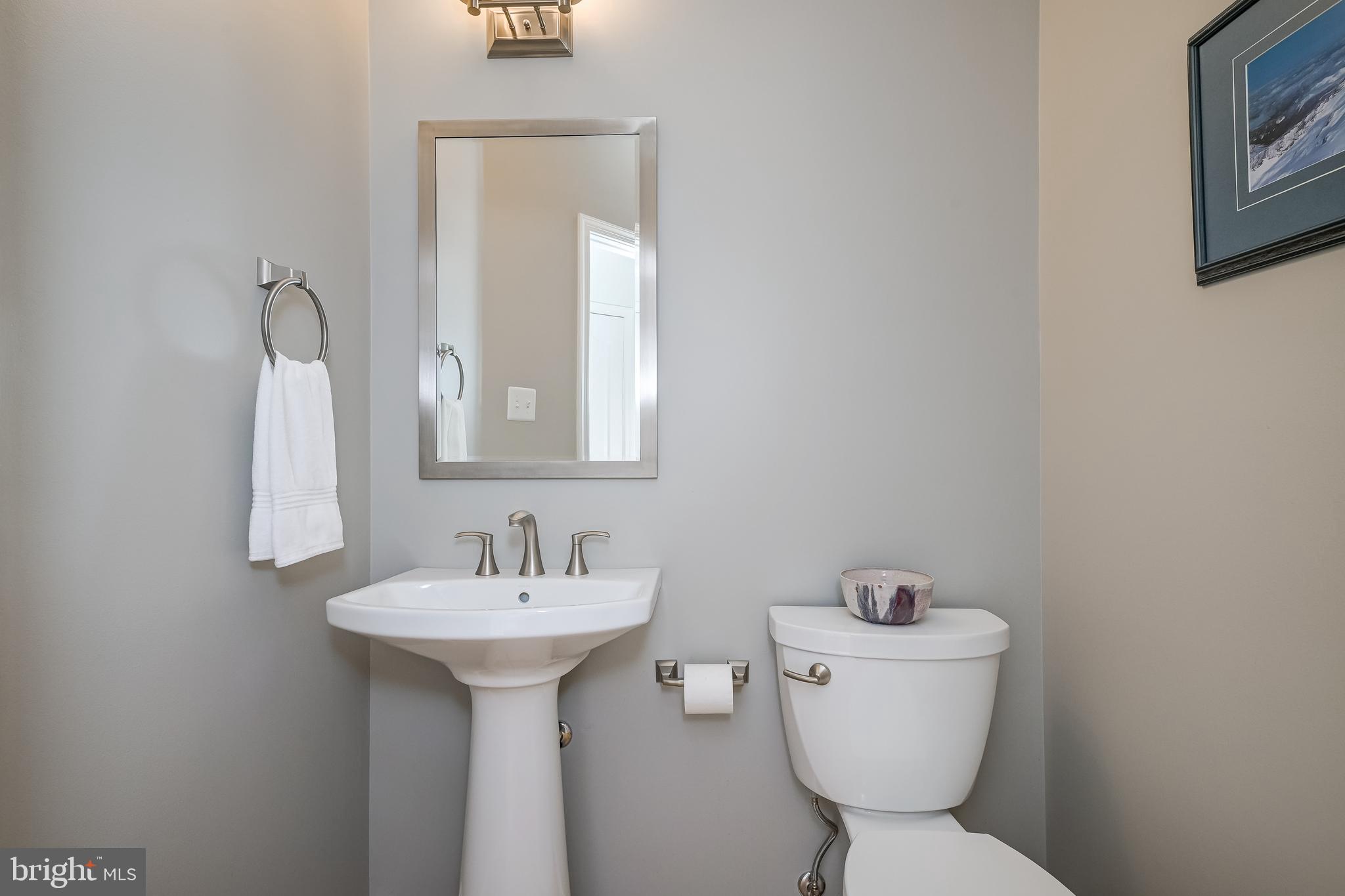 6508 FOLDED LEAF SQUARE