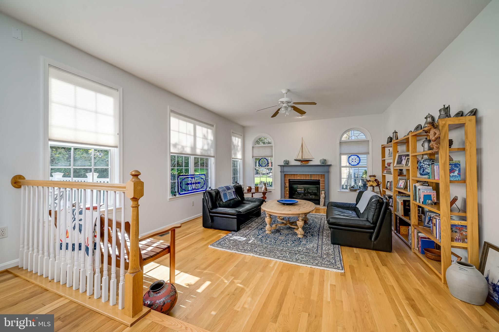 6508 FOLDED LEAF SQUARE