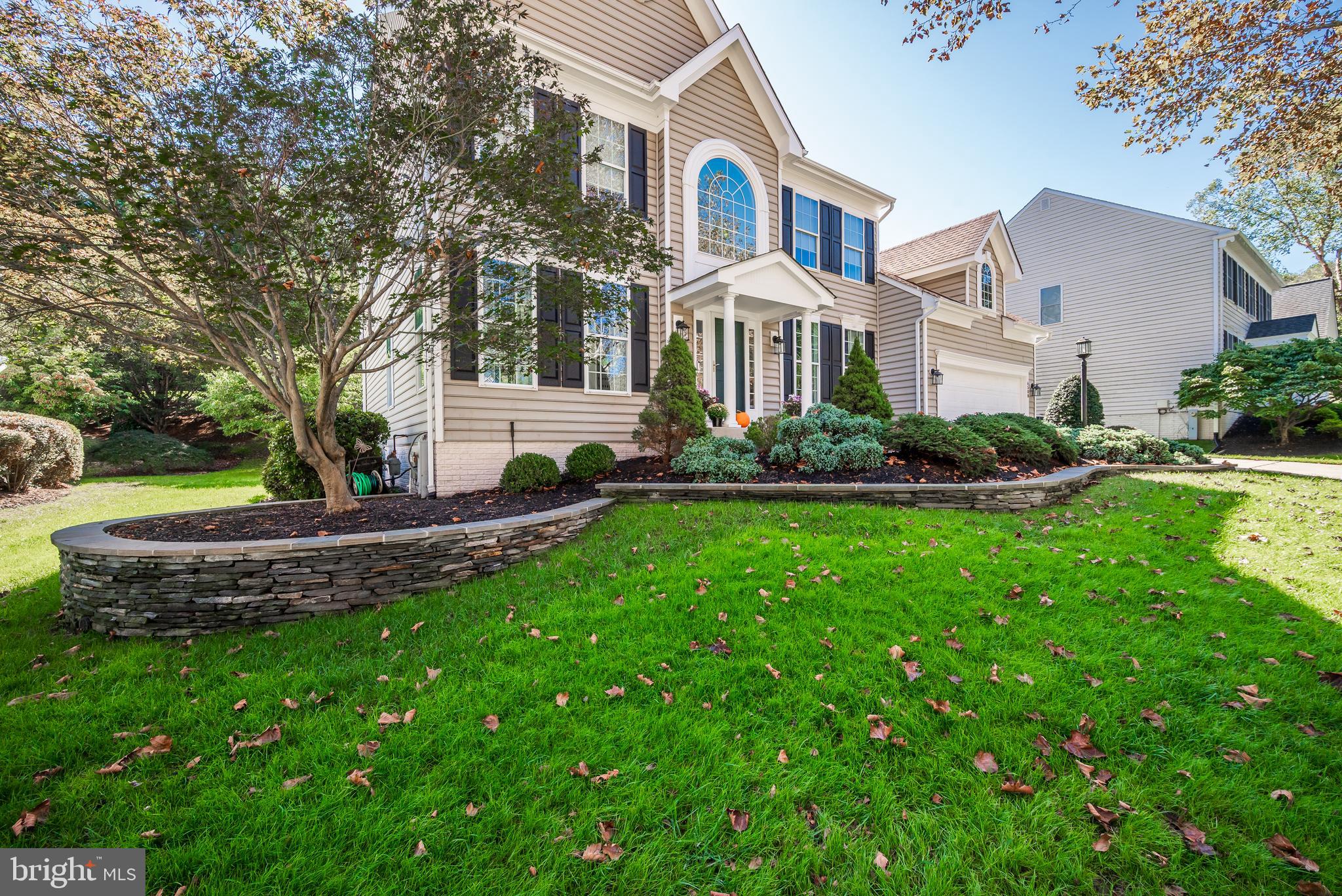 6508 FOLDED LEAF SQUARE