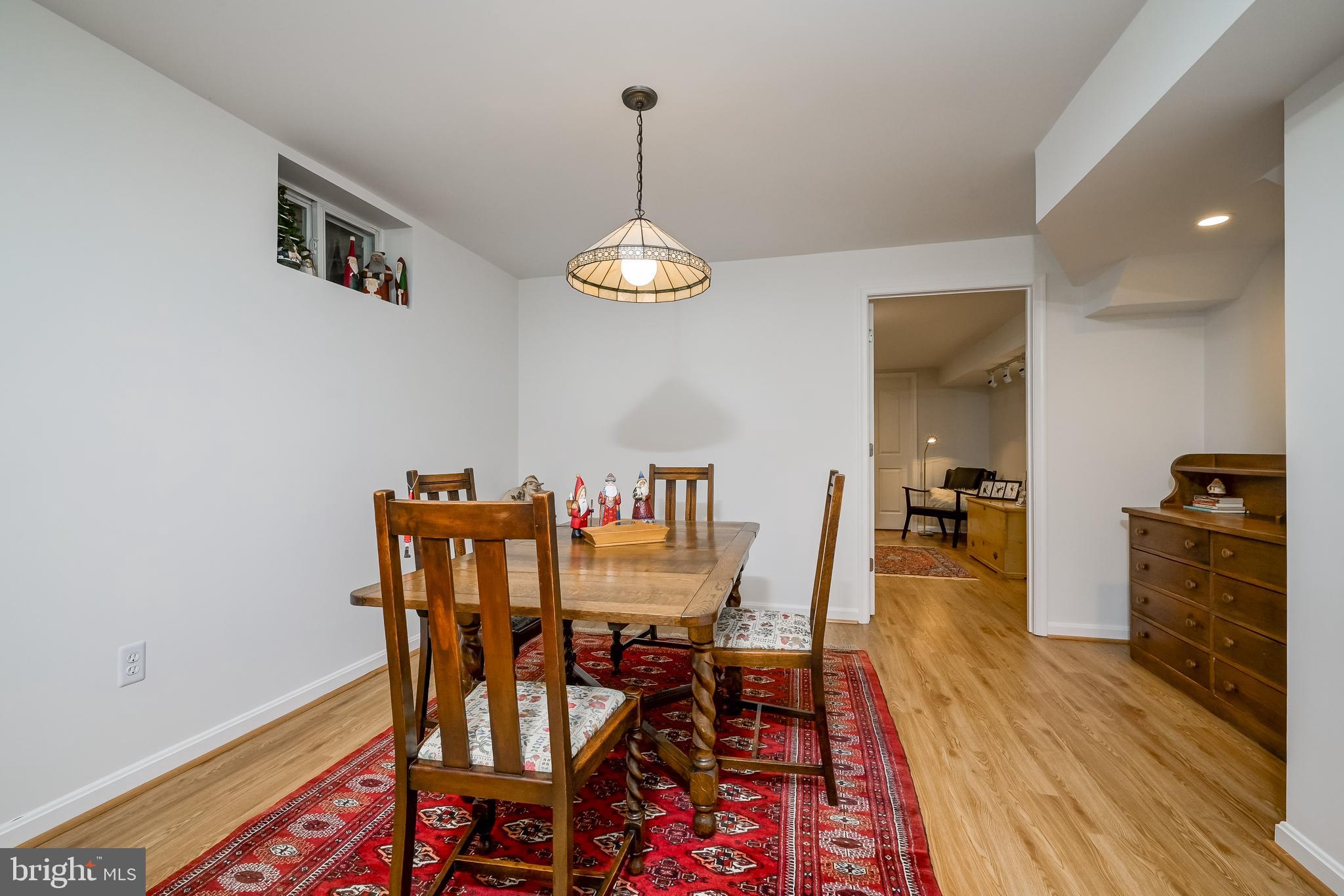 6508 FOLDED LEAF SQUARE