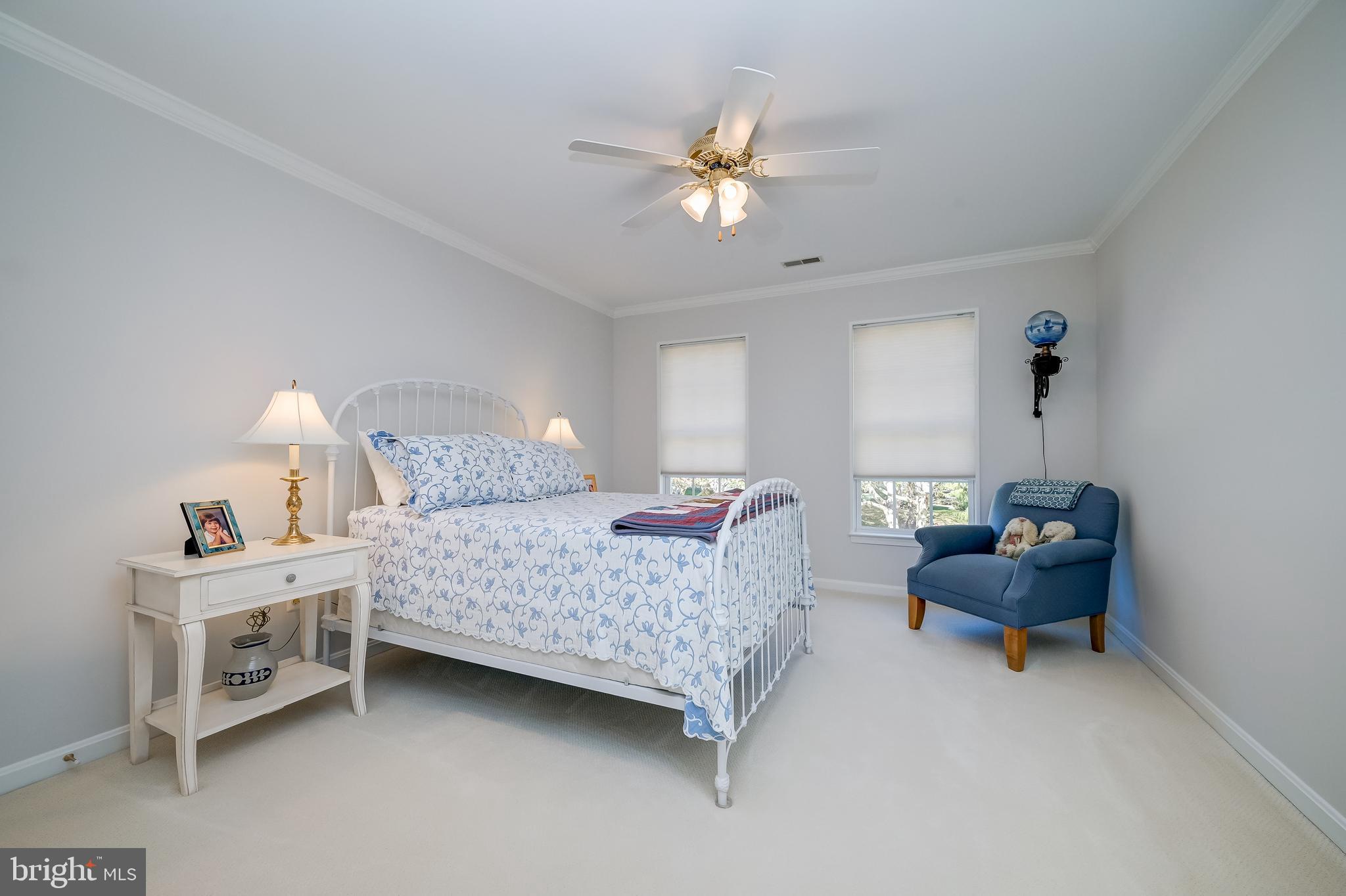 6508 FOLDED LEAF SQUARE