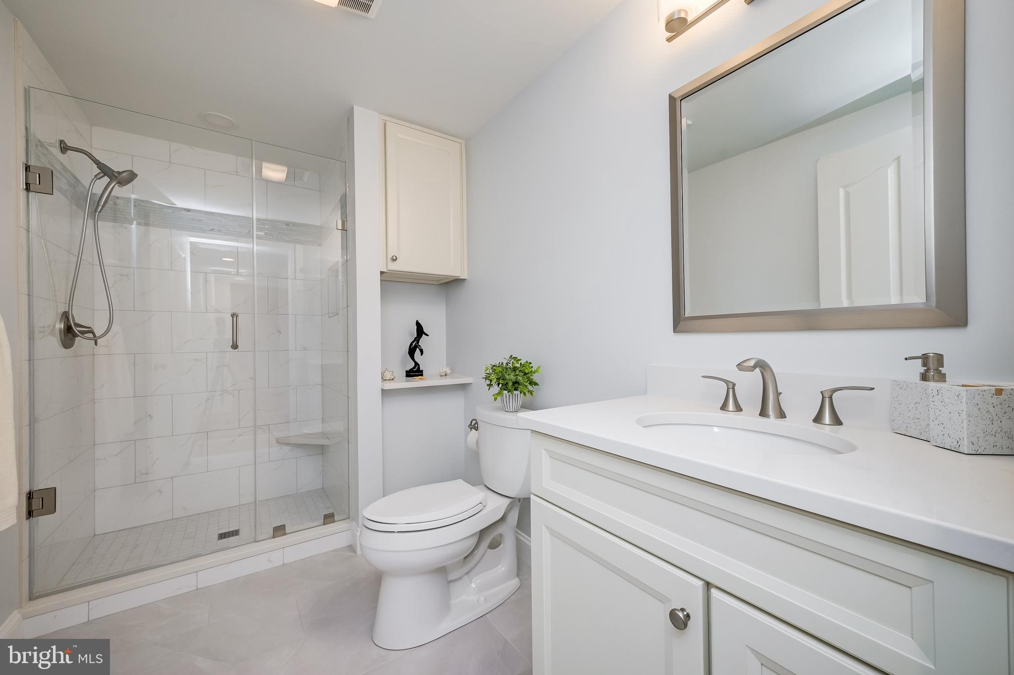 6508 FOLDED LEAF SQUARE